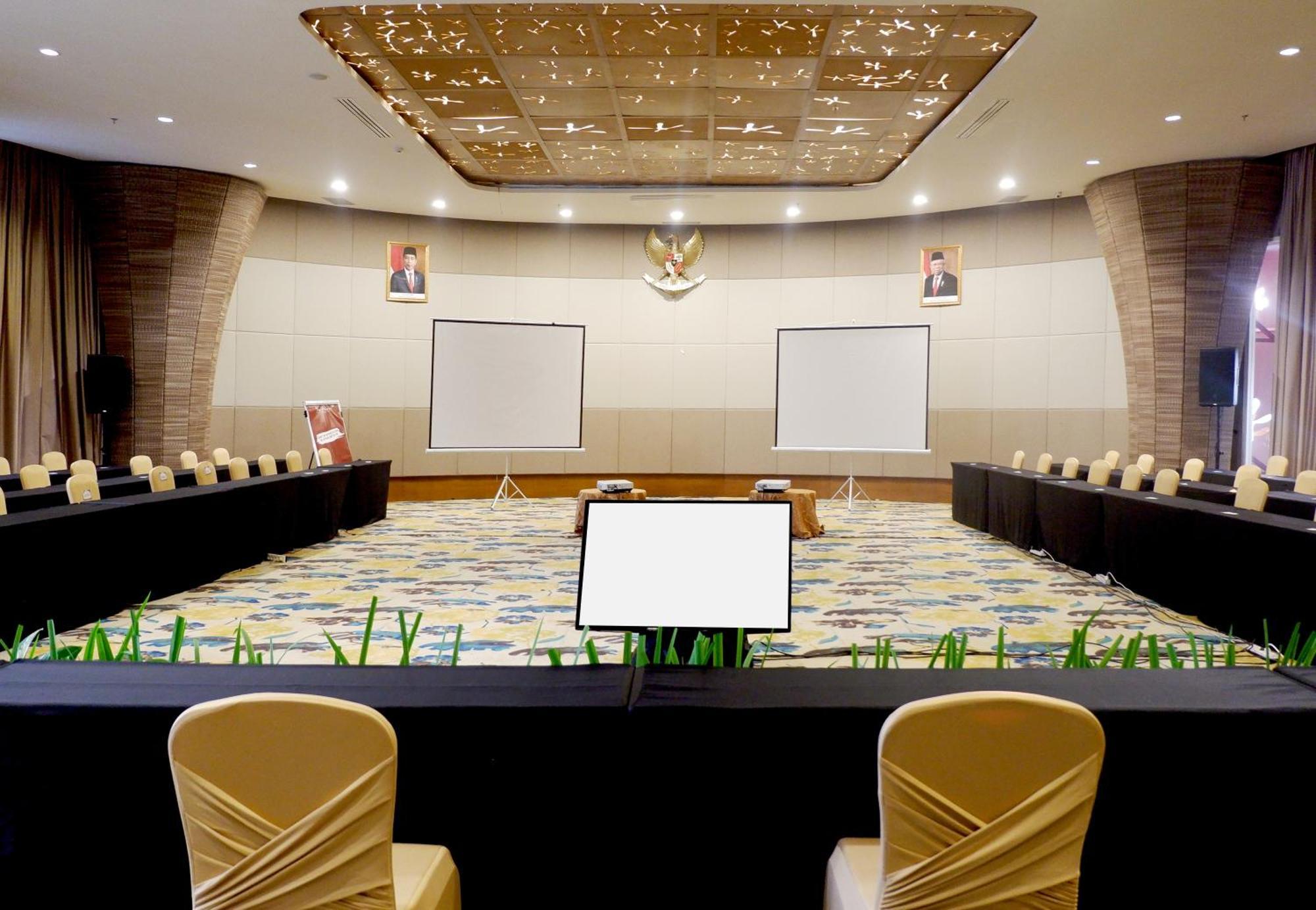 The Alana Hotel And Conference Sentul City By Aston Богор Екстер'єр фото
